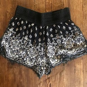 Angie black white lightweight high waisted shorts